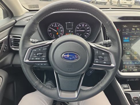 Used 2025 Subaru Outback Limited image 17