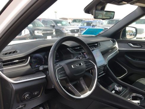 Used 2024 Jeep Grand Cherokee L Limited w/ Luxury Tech Group II AWD/4WD image 17