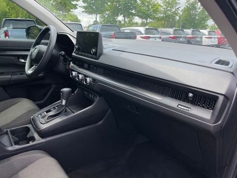 Certified 2025 Honda CR-V EX image 33