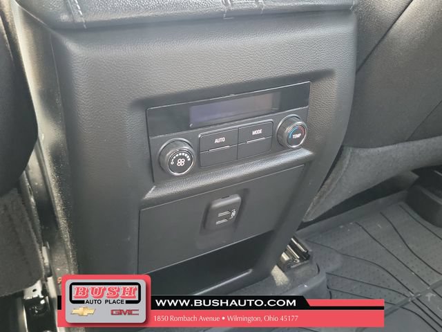Used 2023 Chevrolet Traverse LT FWD image 12