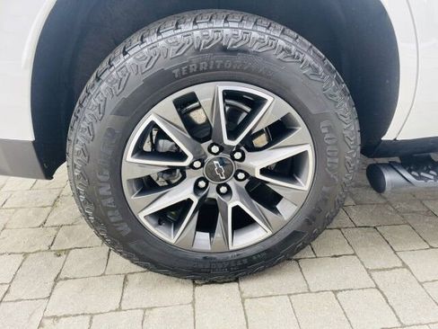 Used 2024 Chevrolet Tahoe Z71 w/ Luxury Package image 45