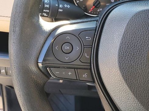 Used 2020 Toyota RAV4 XLE image 22