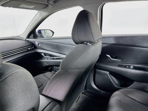 Used 2024 Hyundai Elantra SE FWD image 21