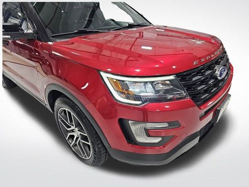 Used 2017 Ford Explorer Sport image 11