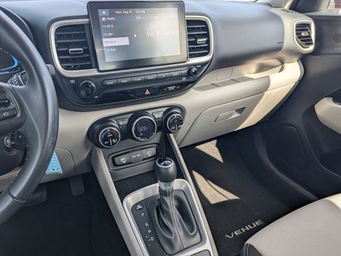 Used 2023 Hyundai Venue SEL image 24