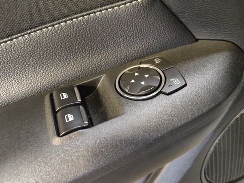 Used 2018 Ford Mustang Coupe RWD image 27