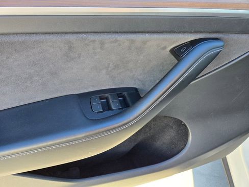 Used 2024 Tesla Model Y Long Range image 10