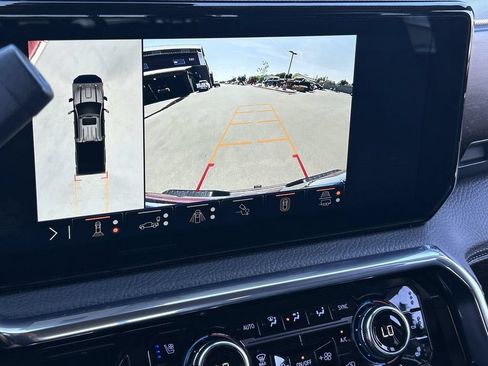 Used 2025 GMC Sierra 3500 Denali w/ Denali Reserve Package AWD/4WD image 15