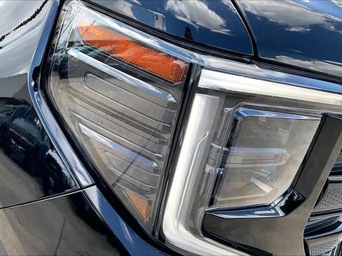 Used 2024 GMC Sierra 1500 Elevation w/ Elevation Premium Package image 28