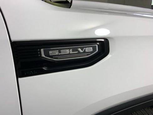 Used 2023 GMC Sierra 1500 Elevation w/ Preferred Package AWD/4WD image 14