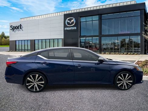 Used 2019 Nissan Altima 2.5 SR w/ SR Premium Package FWD image 2