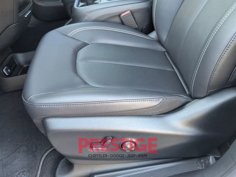 New 2026 Chrysler Pacifica Select AWD/4WD image 24