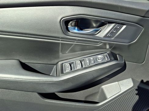 Used 2023 Honda Accord Touring image 12