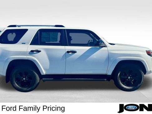 Used 2024 Toyota 4Runner SR5 image 3