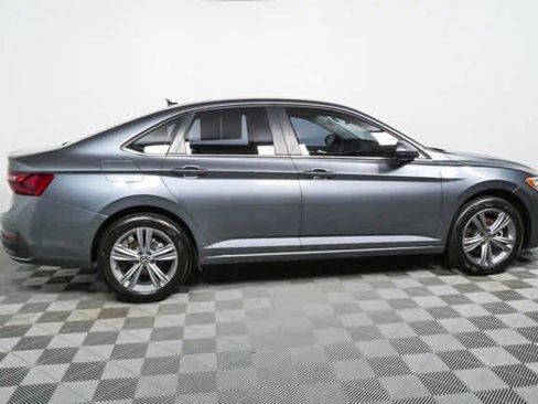 Certified 2024 Volkswagen Jetta SE FWD image 22