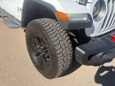 Used 2020 Jeep Gladiator Rubicon AWD/4WD image 14