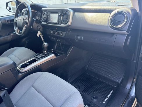 Used 2019 Toyota Tacoma SR5 RWD image 29