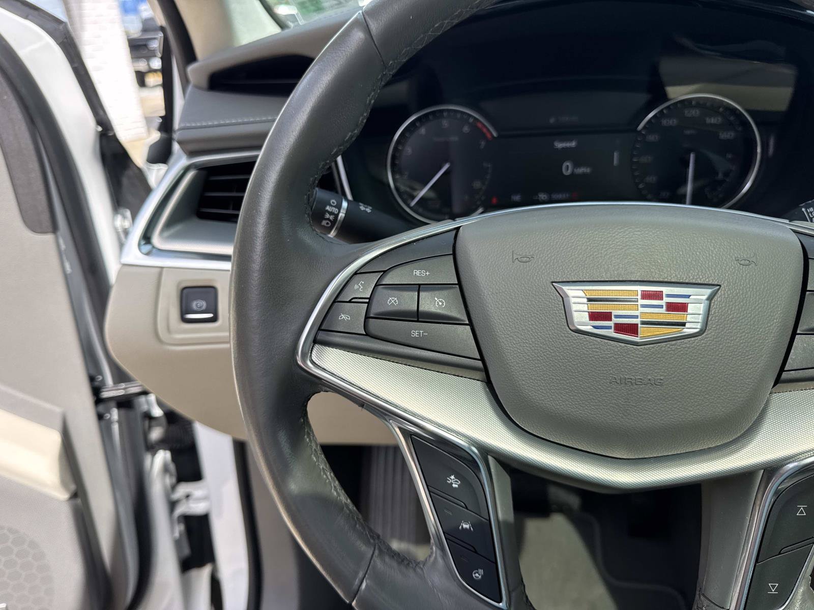 Used 2021 Cadillac XT5 Premium Luxury FWD image 23
