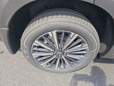 New 2026 Nissan Pathfinder Platinum AWD/4WD image 28