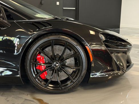 Used 2026 McLaren Artura Spider RWD image 13