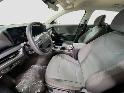New 2025 Kia K4 LX image 19
