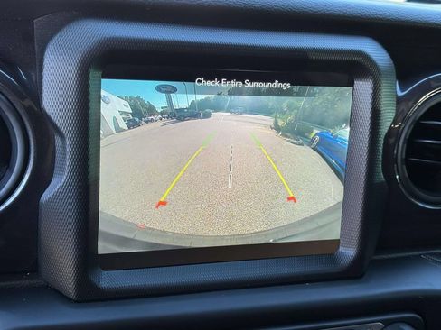 Used 2022 Jeep Wrangler Unlimited Sport AWD/4WD image 4