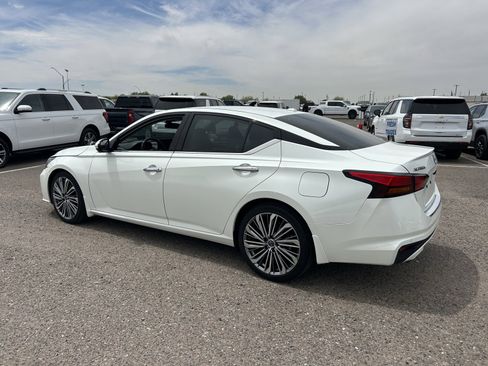 Used 2023 Nissan Altima 2.5 SL image 3
