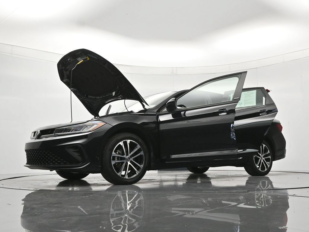 Used 2025 Volkswagen Jetta Sport FWD image 48