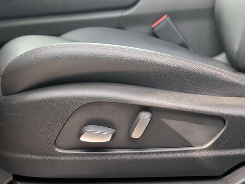Used 2024 Cadillac XT5 Luxury w/ LPO, Floor Liner Package FWD image 10