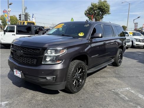 Used 2017 Chevrolet Suburban LT image 3