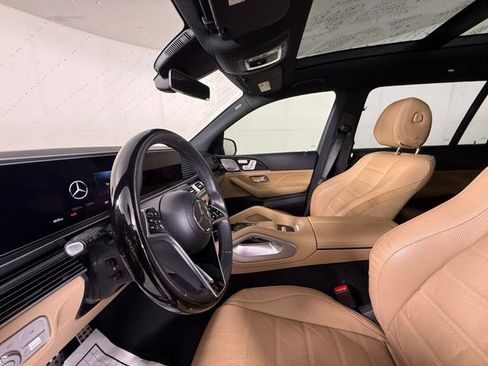 Used 2024 Mercedes-Benz GLS 580 4MATIC image 29