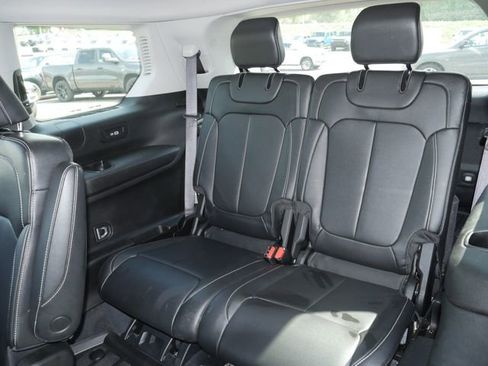 Used 2023 Jeep Grand Cherokee L Limited AWD/4WD image 25