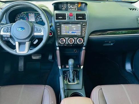 Used 2018 Subaru Forester 2.5i Touring AWD/4WD image 11