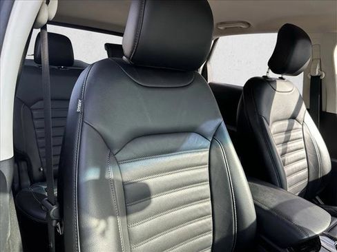 Used 2017 Ford Edge SEL w/ Equipment Group 201A image 29