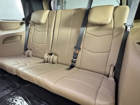 Used 2019 Cadillac Escalade Platinum AWD/4WD image 42