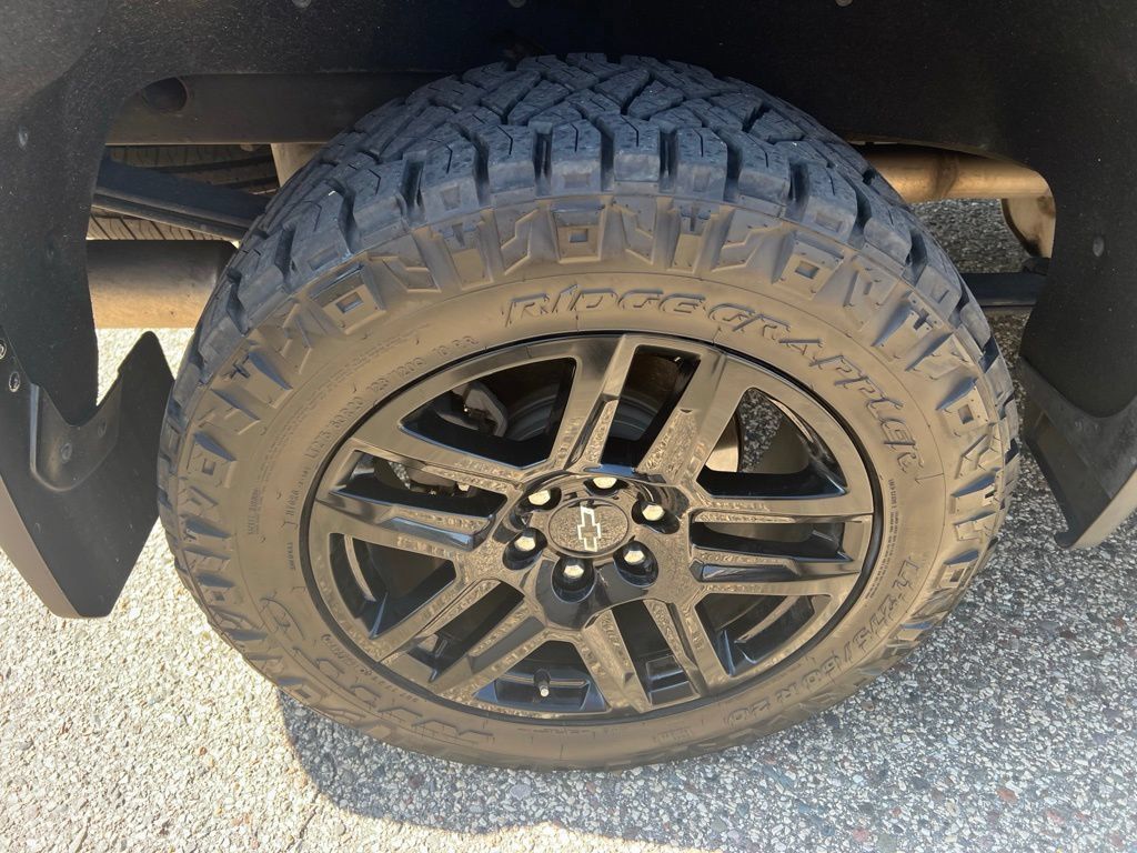 Used 2021 Chevrolet Silverado 1500 LT Trail Boss w/ Bed Protection Package AWD/4WD image 24