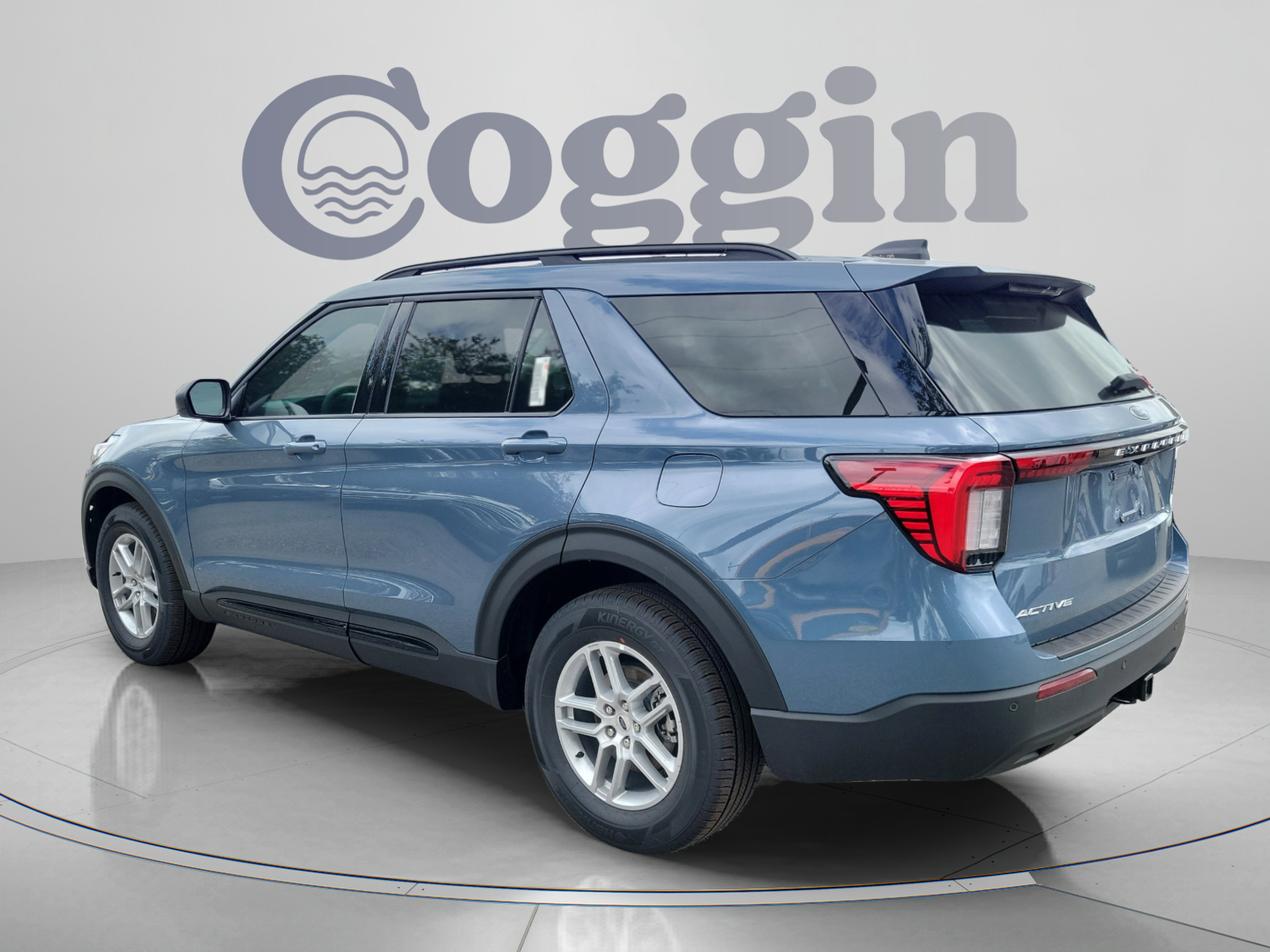 New 2026 Ford Explorer Active RWD image 2
