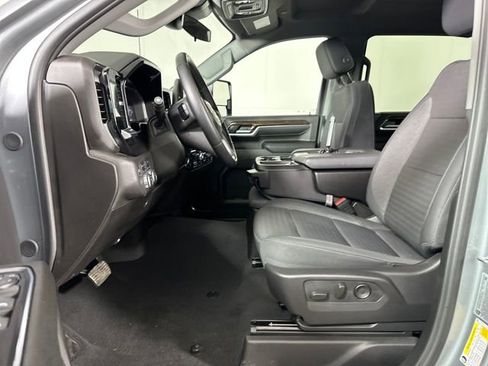 Used 2024 GMC Sierra 2500 SLE image 11