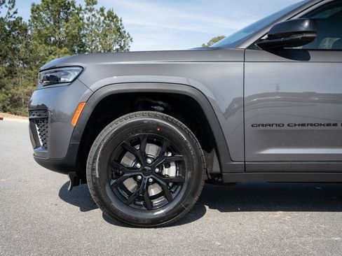New 2026 Jeep Grand Cherokee L 4WD image 4