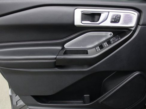 Used 2020 Ford Explorer ST w/ Premium Technology Package image 14