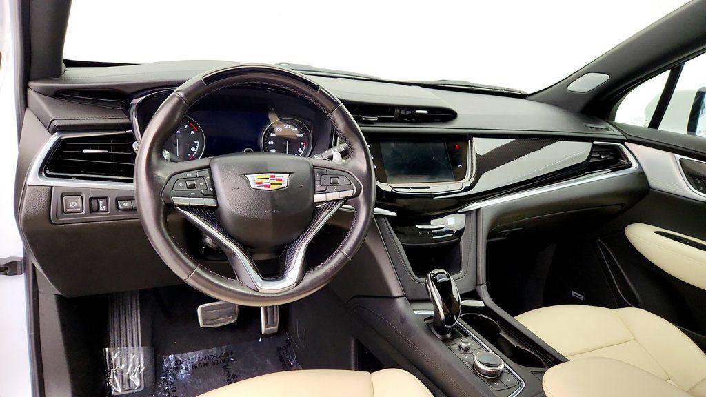Used 2024 Cadillac XT6 Sport w/ Technology Package AWD/4WD image 13