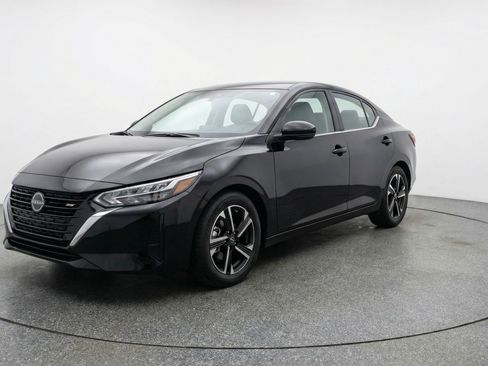 Used 2025 Nissan Sentra SV FWD image 3