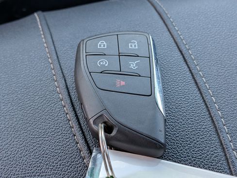 Used 2024 Chevrolet Traverse LT FWD image 35