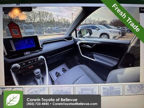 Used 2025 Toyota RAV4 XLE AWD/4WD image 6