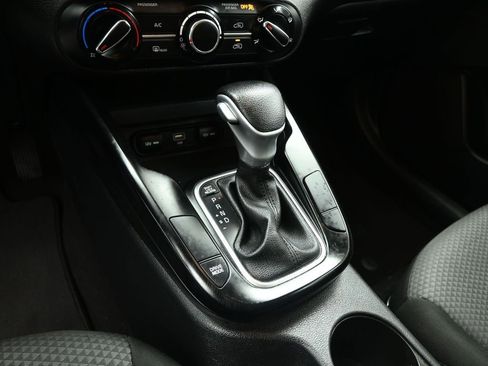 Used 2023 Kia Soul LX w/ Option Group 015 FWD image 17