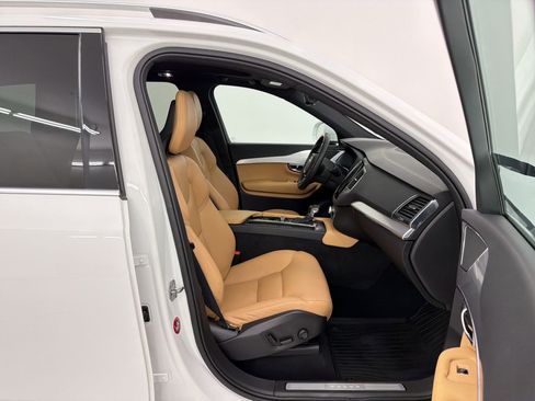 Used 2018 Volvo XC90 T6 Momentum w/ Convenience Package AWD/4WD image 30