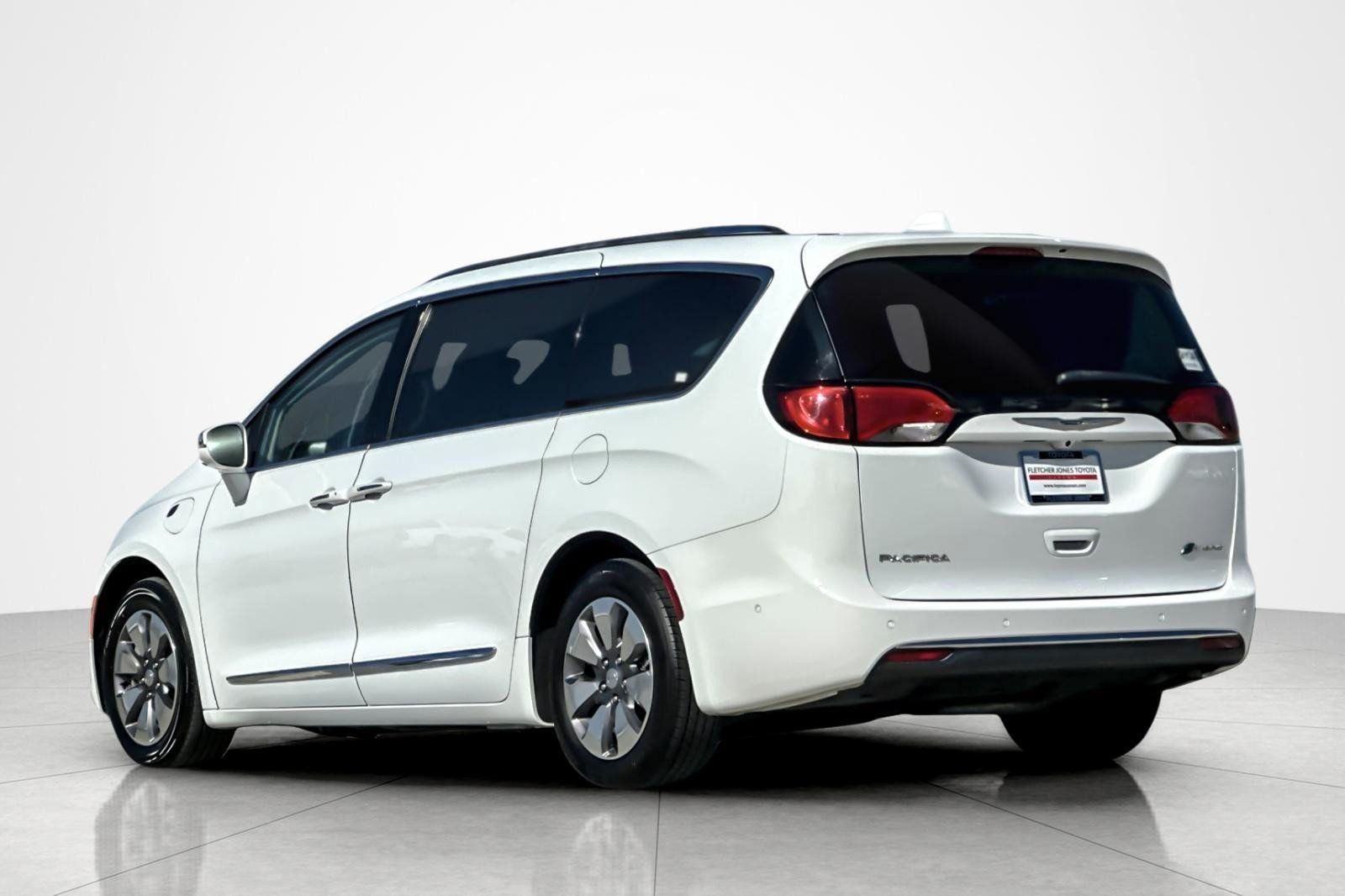 Used 2019 Chrysler Pacifica Limited w/ Advanced Safetytec Group FWD image 3