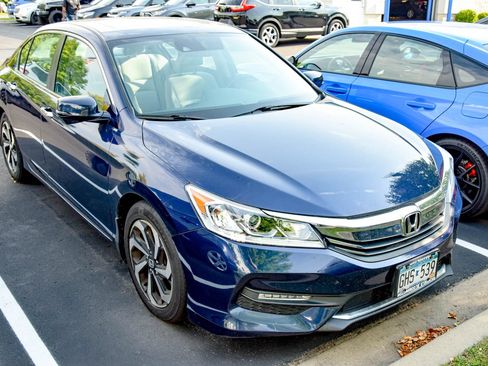 Used 2016 Honda Accord EX image 15