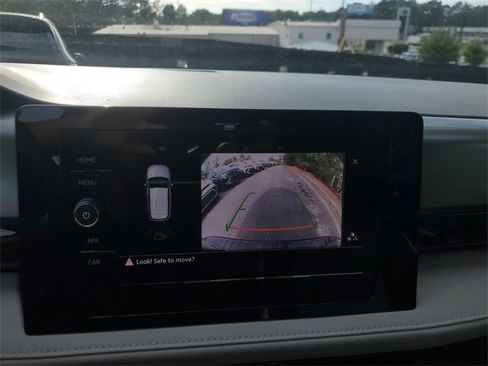 New 2025 Volkswagen Taos S image 23