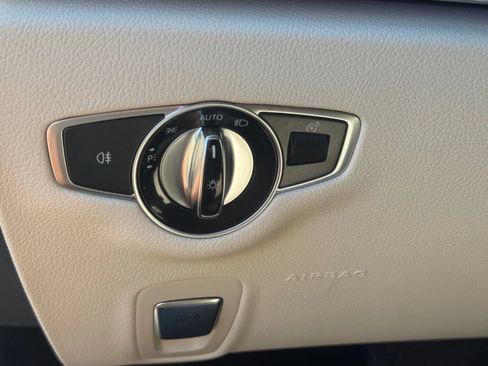 Used 2018 Mercedes-Benz E 300 image 25